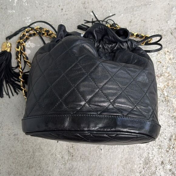 Chanel Gabrielle bucket bag - Picture 4 of 11